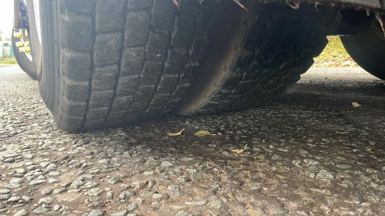 2013 (62) LEYLAND DAF CF 85 WHALE VACUUM TANKER. 32 TON GVW.  AUTO