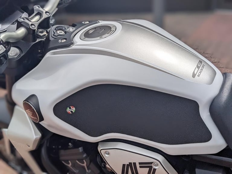 HONDA CB1000R PLUS 2020 - FULL ARROW SYSTEM - HEATED GRIPS - ASV LEVERS - SCREEN