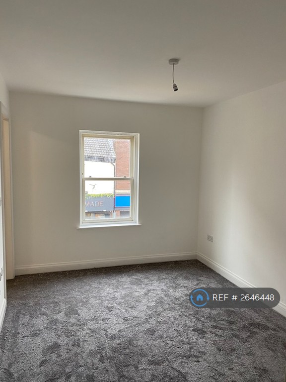 2 bedroom flat in Melbourne Street, Stalybridge, SK15 (2 bed) (#2646448)