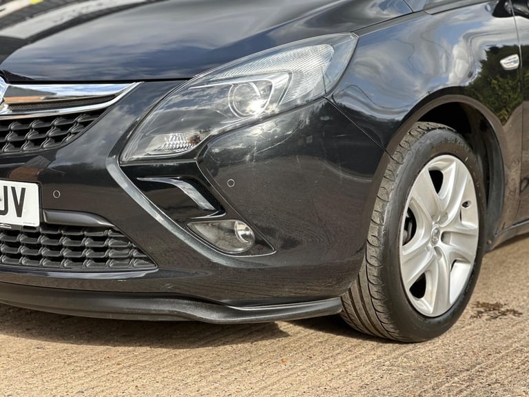 2013 Vauxhall Zafira Tourer 1.8 16V Exclusiv Euro 5 5dr Petrol