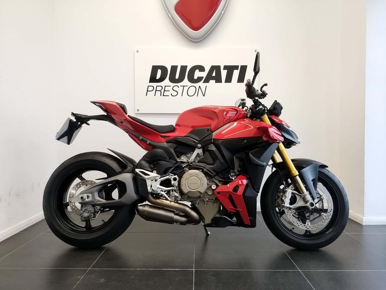 2025 Ducati Streetfighter V4S Red 562 Miles Akro Exhaust | £372 Dep & £372 pcm
