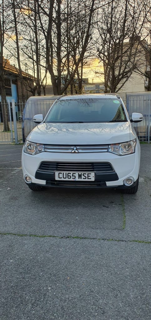 PCO Car for Sale – Ready to Drive Mitsubishi Outlander 2015, hybrid plug in!!! 