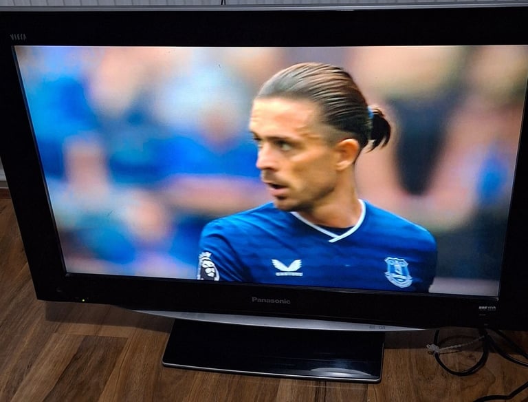 image for Freeview 32in Panasonic viera tv 