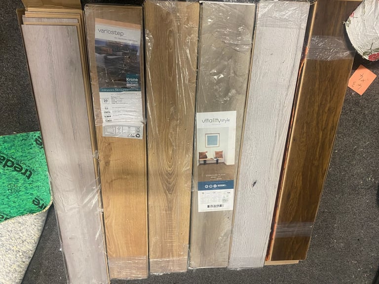 LAMINATE FLOORING. Various Colour/Amounts. DELIVERY OPTION