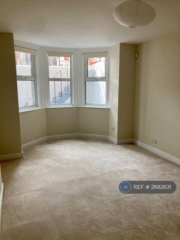 1 bedroom flat in St. Johns Road, Dover, CT17 (1 bed) (#2682631)