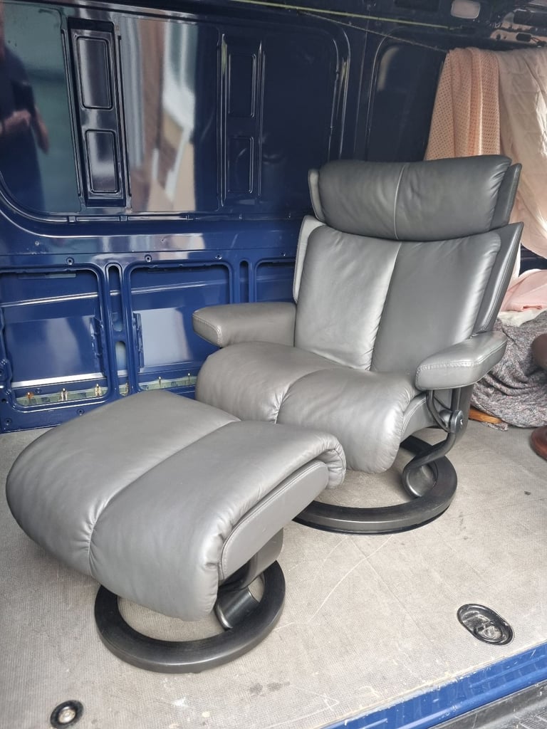 Ekornes Stressless Magic,Leather Reclining Swivel Chair+Tilting Foot Stool,Delivery