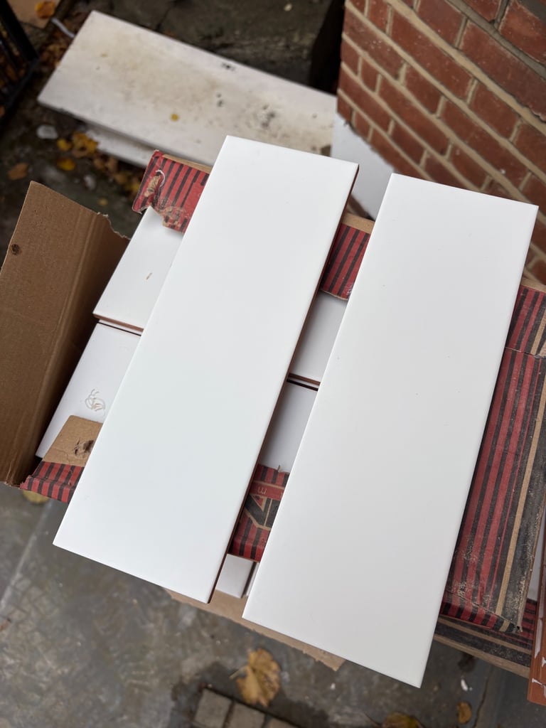 White ceramic wall tiles 