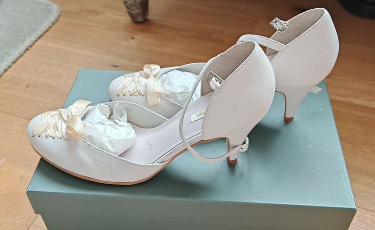 image for Monsoon ladies shoes size 4