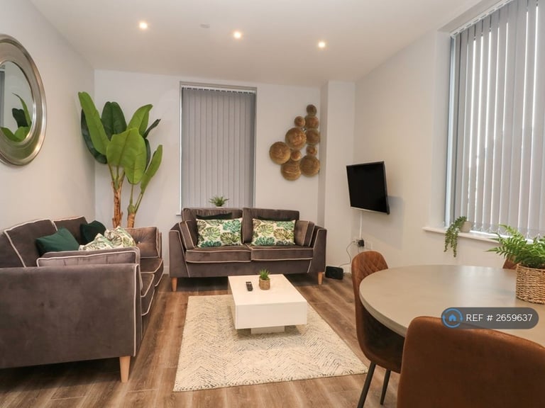 2 bedroom flat in Tudor Place, Waterloo, Liverpool, L22 (2 bed) (#2659637)
