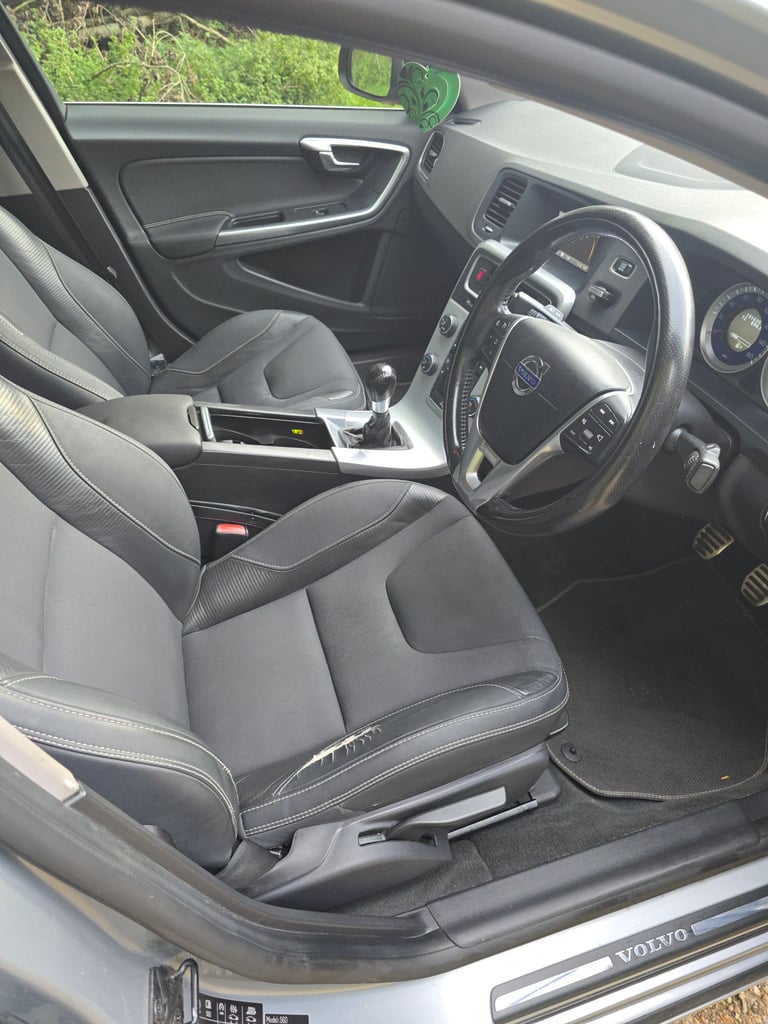 Volvo, S60, Saloon, 2011, Manual, 1560 (cc), 4 doors