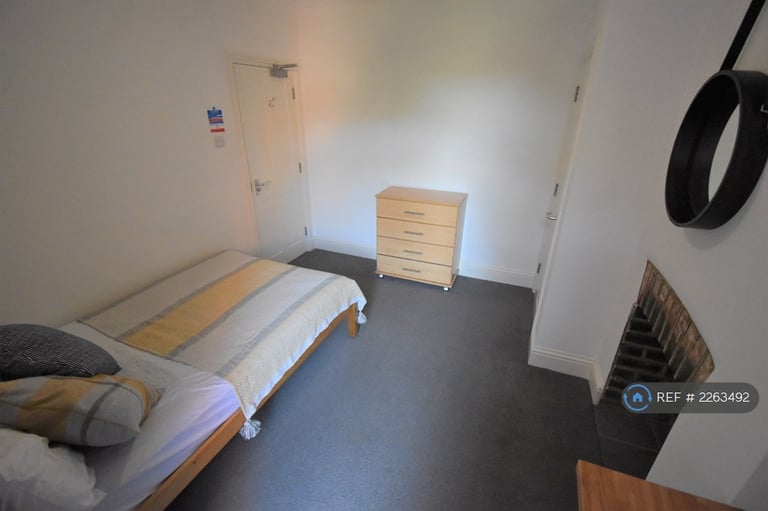 7 bedroom house in Addington Road, Reading, RG1 (7 bed) (#2263492)