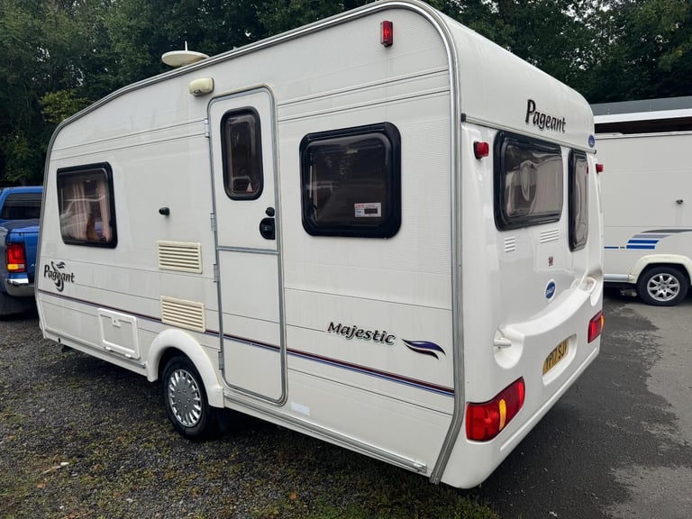 ⭐️ 2004 BAILEY PAGEANT MAJESTIC ⭐️ 2 BERTH TOURING CARAVAN ⭐️