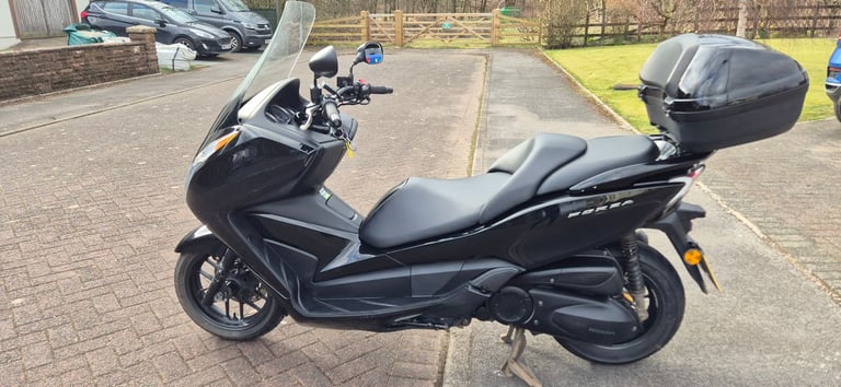 Honda Forza 300