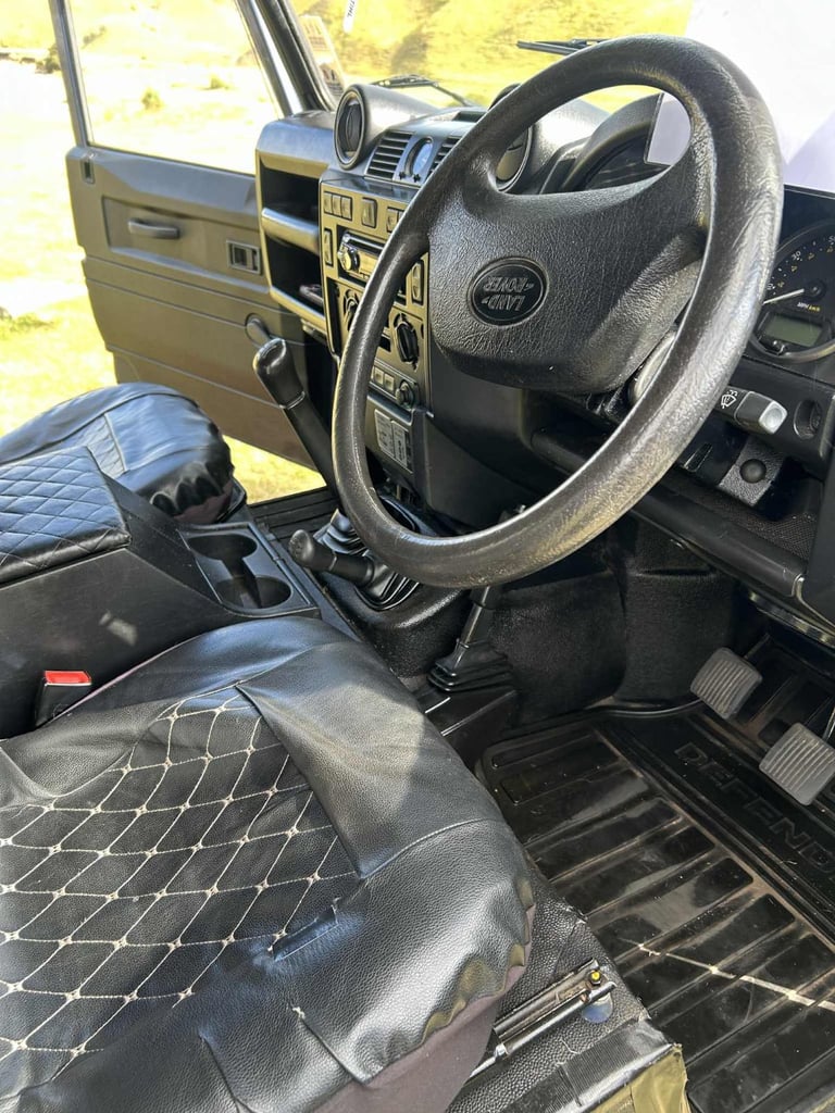 Land Rover, DEFENDER, Panel Van, 2010, Manual, 2401 (cc)