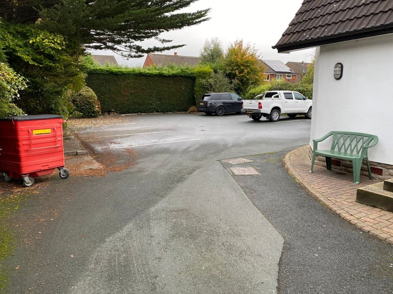 BEAUTY/THERAPY/TREATMENT ROOM AVAILABLE LS17 