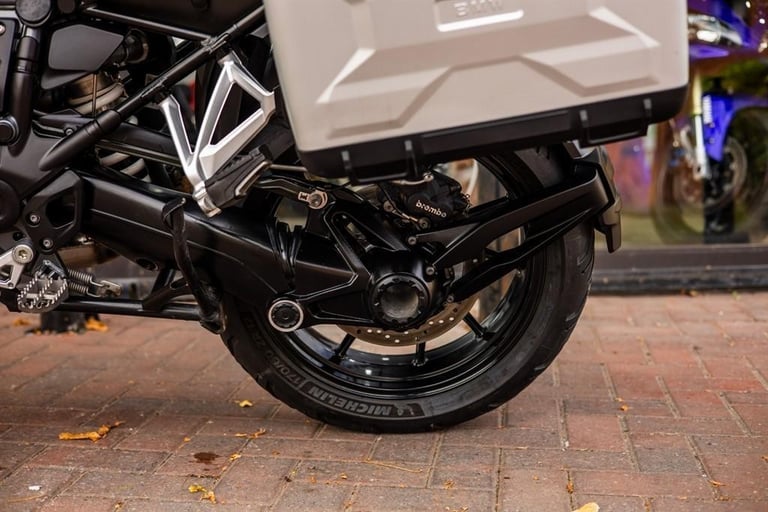 BMW R 1250 GS TRIPLE ! LUGGAGE ! STUNNING