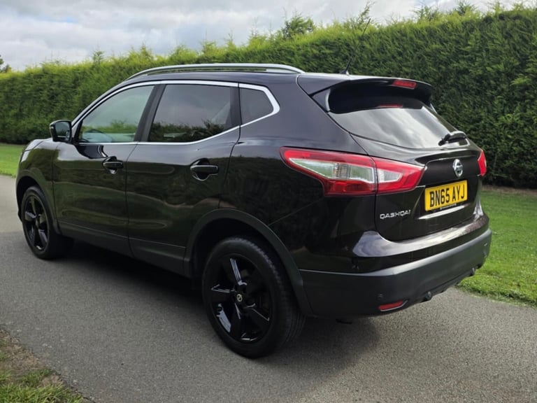 2015 Nissan Qashqai 1.2 DiG-T N-Tec+ 5dr HATCHBACK Petrol Manual