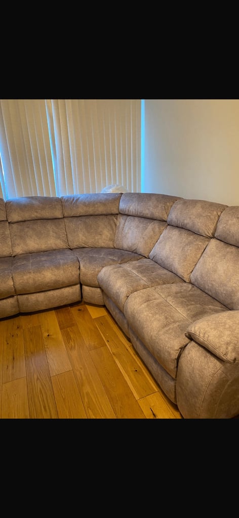image for 5-Seater Grey Sofa with 2 Recliners – Furniture Village – Excellent Condition
