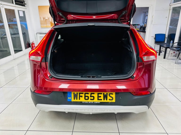 2015 Volvo V40 Cross Country 2.0 D2 Lux Auto Euro 6 (s/s) 5dr HATCHBACK Diesel Automatic