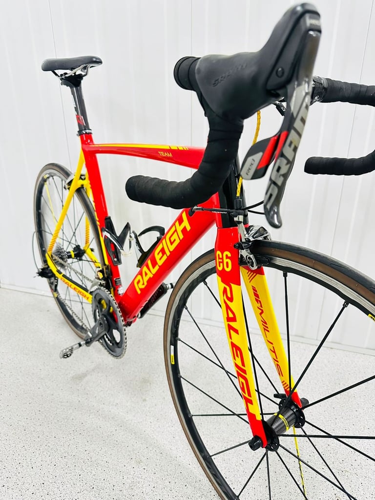 RALEIGH TEAM MILITIS Size/M Full Carbon Road Bike 