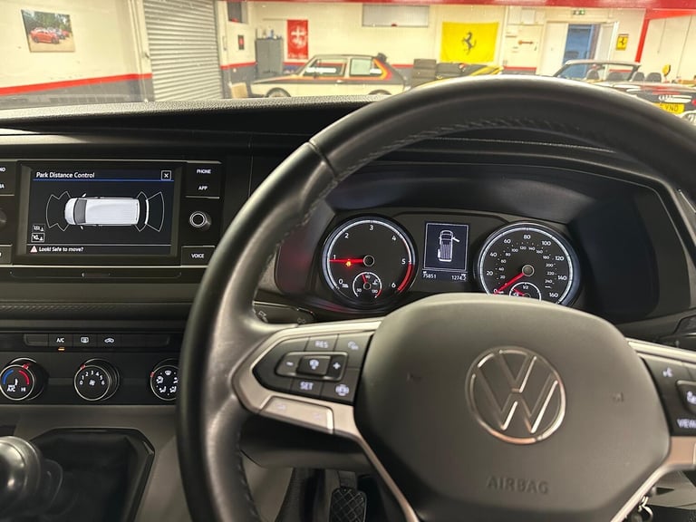 2021 Volkswagen Transporter 2.0 TDI T32 Highline Kombi FWD LWB High Roof Euro 6 (s/s) 5dr WINDOW ...