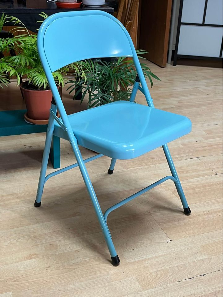 Brand new foldable chair perfect condition