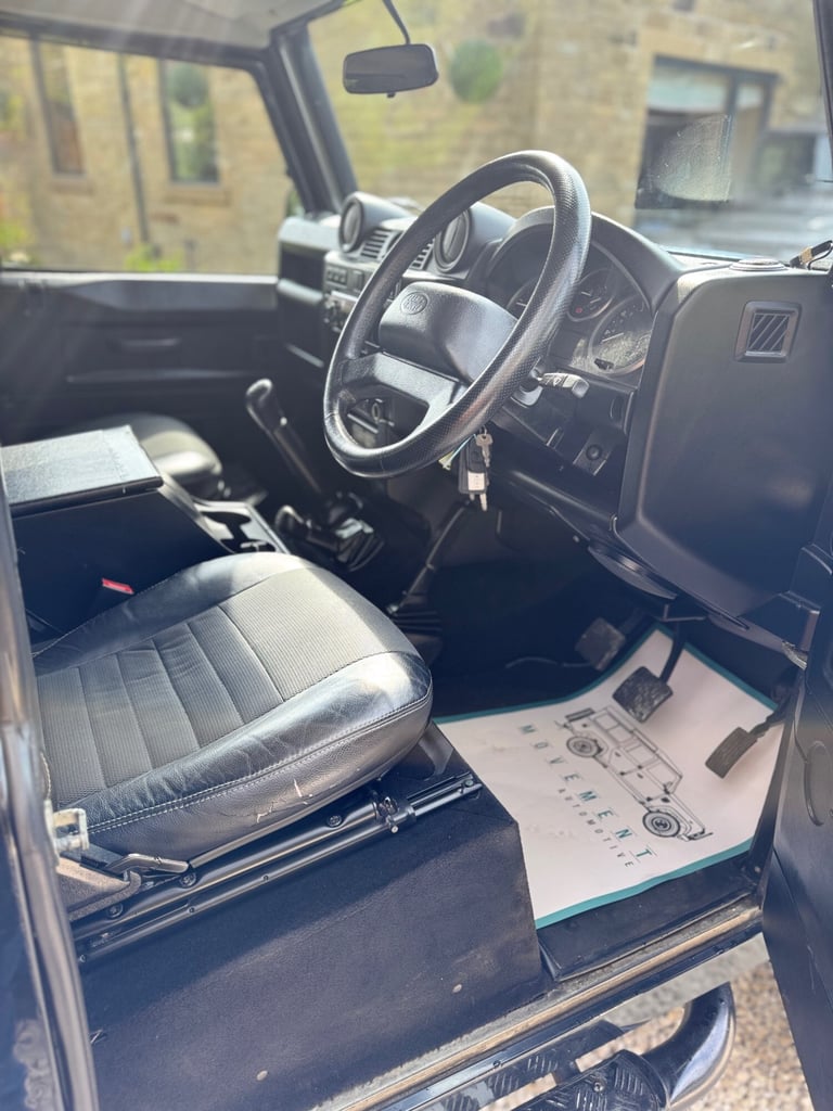 2011 Land Rover Defender XS Station Wagon TDCi WINDOW VAN Diesel Manual