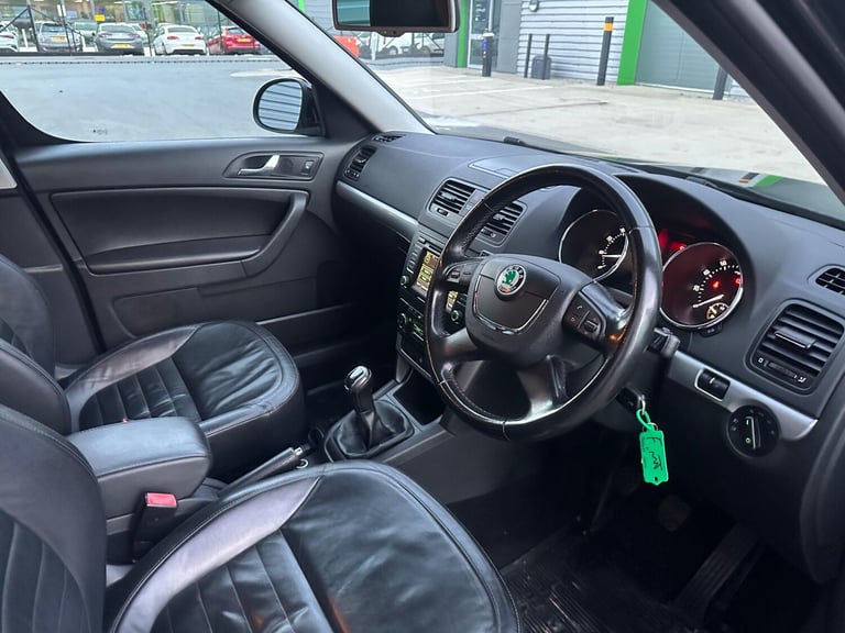 2011 Skoda Yeti 1.8 TSI Elegance 4WD Euro 5 5dr HATCHBACK Petrol Manual