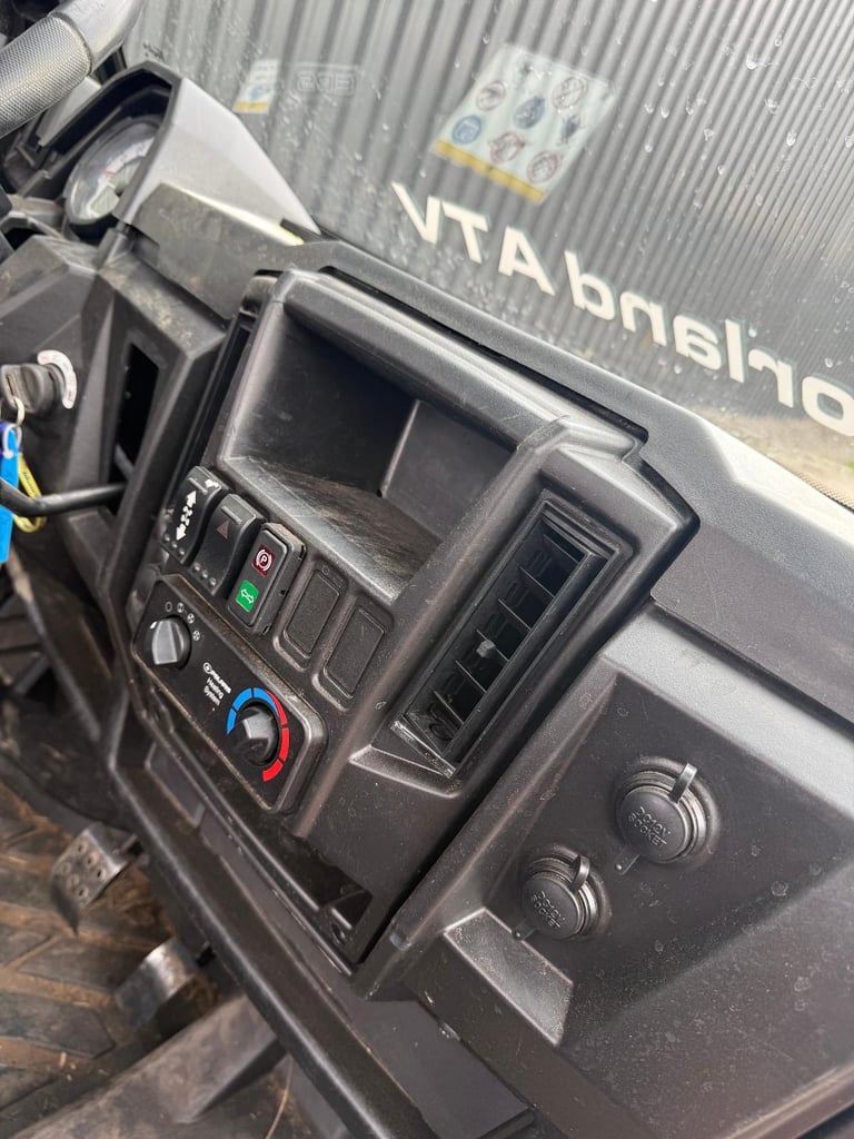 2018 ( 68 ) Polaris Ranger 1000 Diesel fully enclosed cab