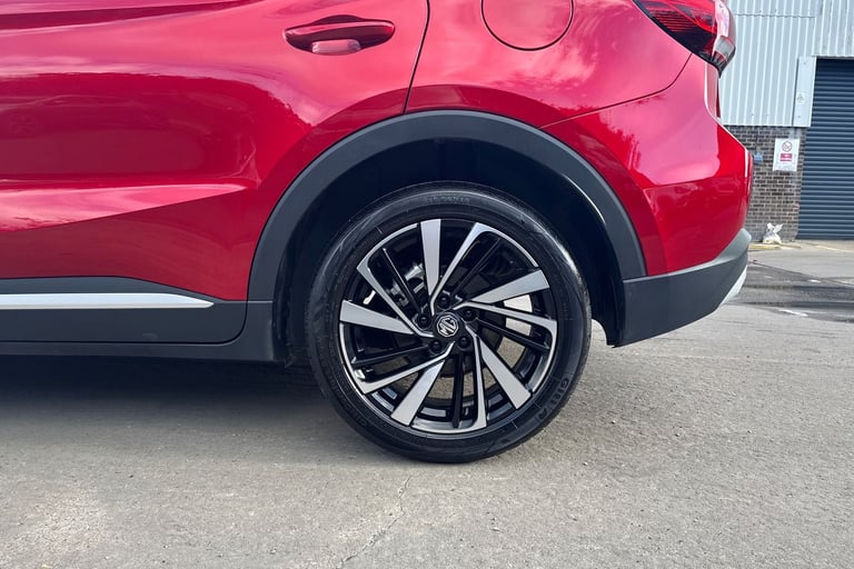 2025 MG MG ZS 106600 Hatchback Hybrid Automatic