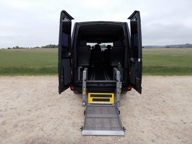 2017 RENAULT MASTER MM33 6 DOOR WHEELCHAIR ACCESSIBLE DISABLED MOBILITY MINIBUS