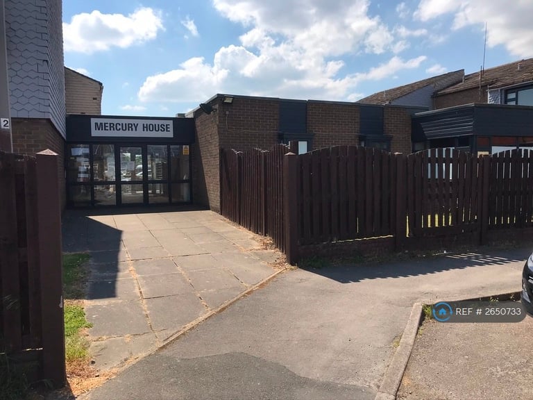 1 bedroom flat in Cumberland Close, Bircotes, Doncaster, DN11 (1 bed) (#2650733)