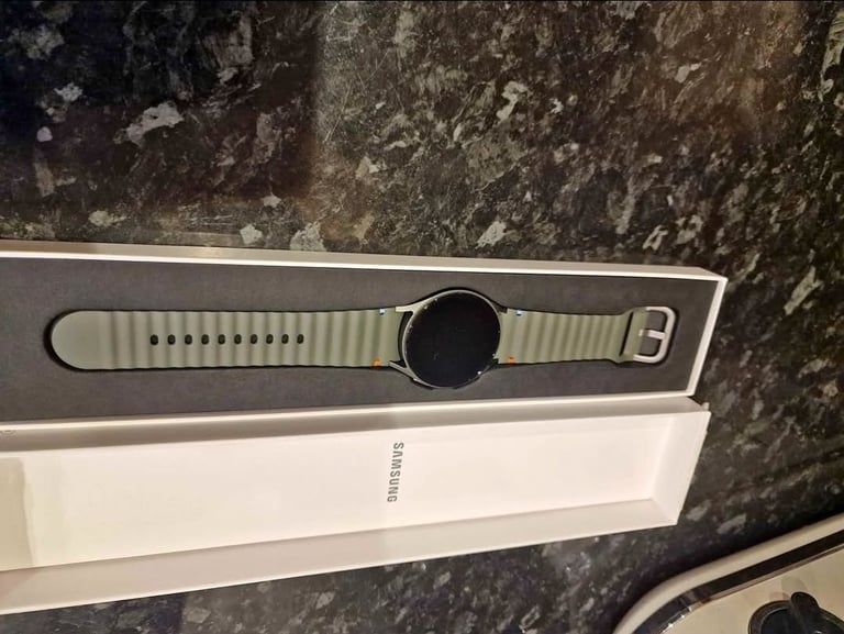 image for Samsung galaxy watch 7 