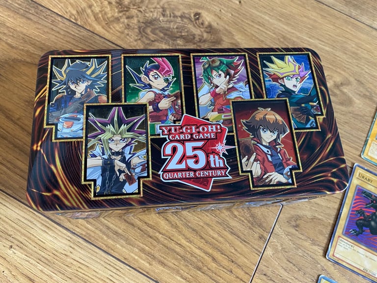 Yu-Gi-Oh 25th Anniversary Tin Duelling Heroes 2020 Storage Collectors tin + 19 CARDS
