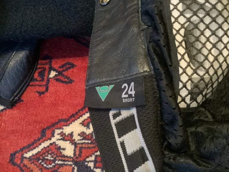 🏍️ REV’IT LEATHER MOTORCYCLE 🏍️ TROUSERS 👖 VGC (APPROX 30” WAIST) 24 SHORT LEG