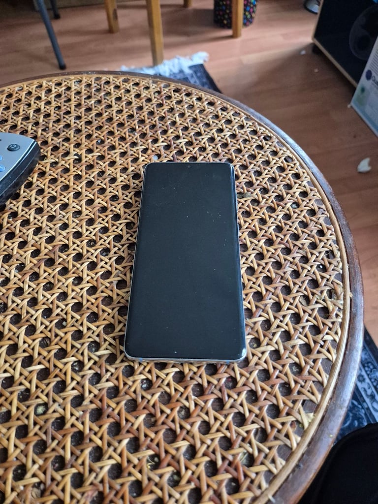 Samsung galaxy s20 5g 128gb £100 pound 