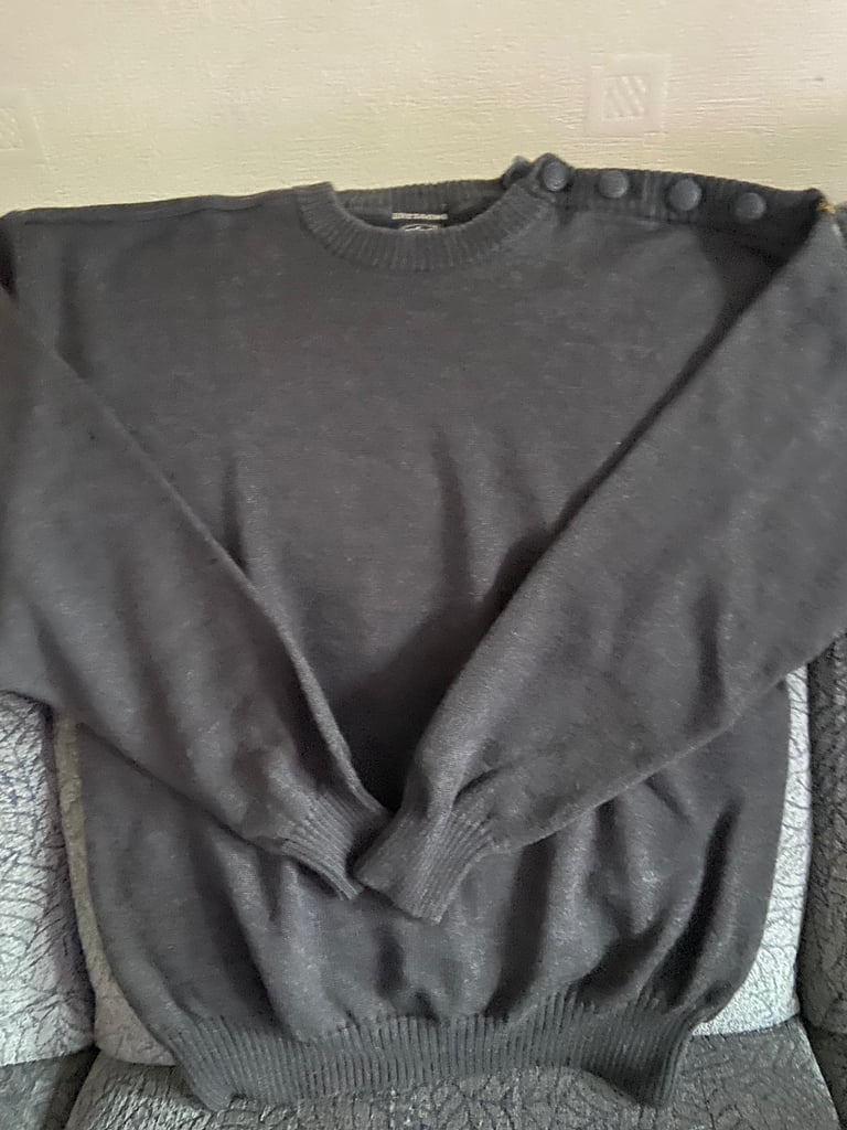 image for Men’s sweater 
