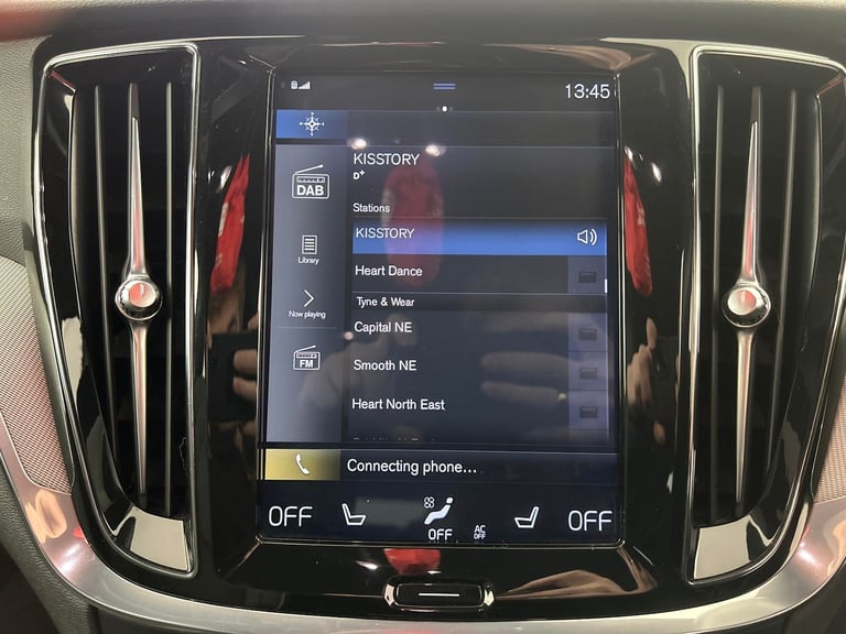 2020 Volvo V60 2.0h T8 Twin Engine 11.6kWh R-Design Plus Estate 5dr Petrol Plug-in Hybrid  Estate...