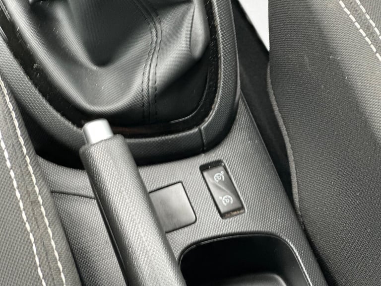 2015 Renault Clio 1.2 16V Dynamique Nav Euro 6 5dr HATCHBACK Petrol Manual