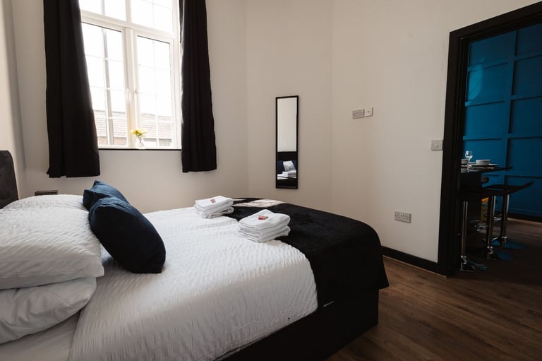 Short Term Let in Warrington | Town Centre | Parking