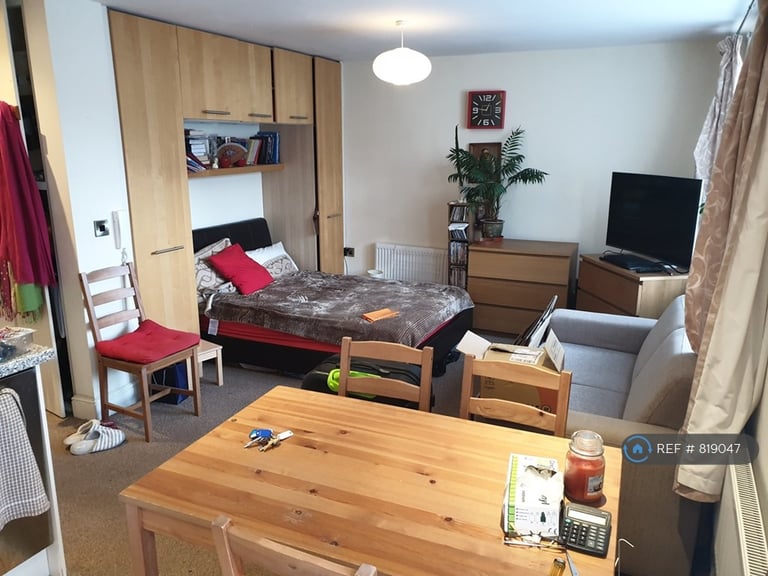 Studio flat in Winchester Road, Southampton, SO16 (#819047)