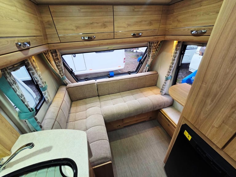 Elddis Xplore 304 2016 Lightweight & Compact 4 Berth Touring Caravan