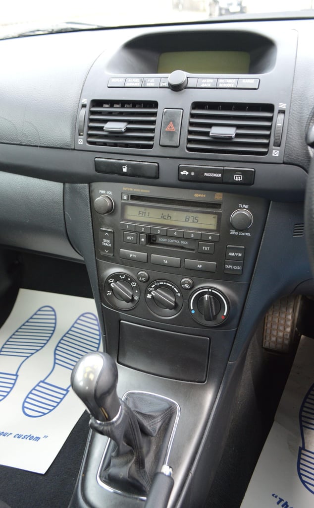 Toyota Avensis 1.8 VVT-i T3-S 5dr Petrol Manual - Image 7