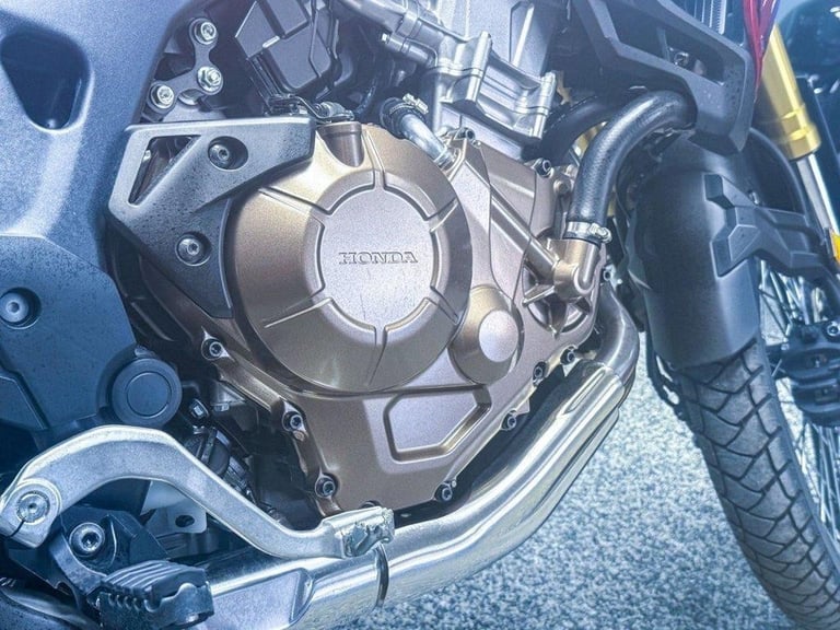 2017 17 HONDA CRF1000L AFRICA TWIN 1000 MANUAL - LOW MILES - FULL LUGGAGE