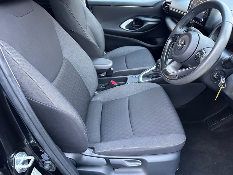 2022 Toyota Yaris 1.5 Hybrid Design 5dr CVT HATCHBACK Petrol/Electric Hybrid Automatic