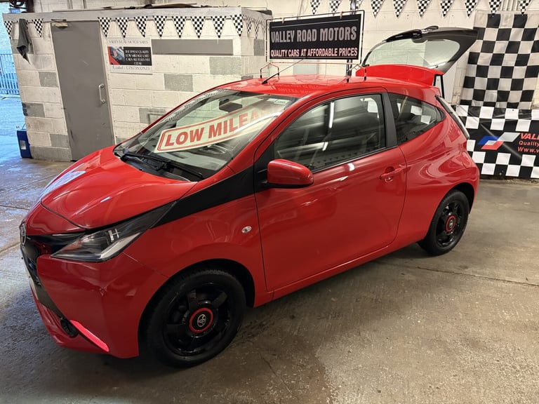TOYOTA AYGO 1.0 VVT-i x-play 2016