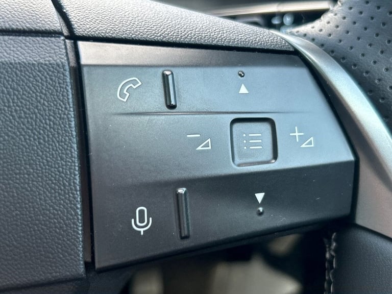  Vauxhall Grandland Electric 73kwh Ultimate Suv 5dr Electric Auto 213 Ps