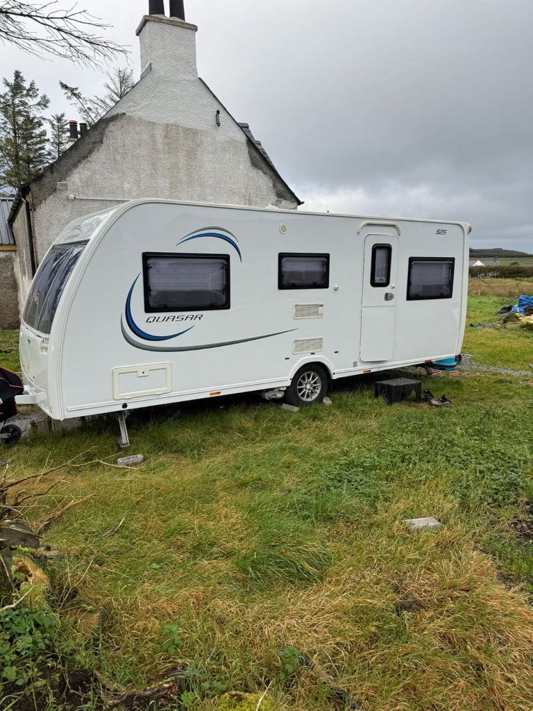 2015 Lunar quaser 525 touring caravan
