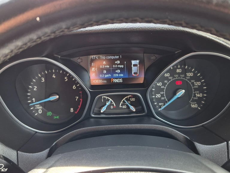 2015 Ford Focus 1.6 Zetec Powershift Euro 6 5dr HATCHBACK Petrol Automatic