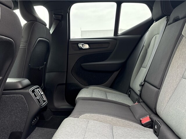 2022 Volvo XC40 2.0 B3P Plus Dark 5dr Auto ESTATE PETROL Automatic